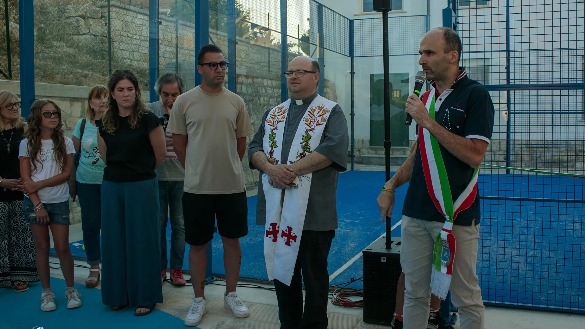 A Ripalimosani lo sport fa bingo e l’amministrazione taglia il nastro del campo di padel tra cittadini pronti a scendere in campo e ragazzi felici di un’ulteriore punto di svago.